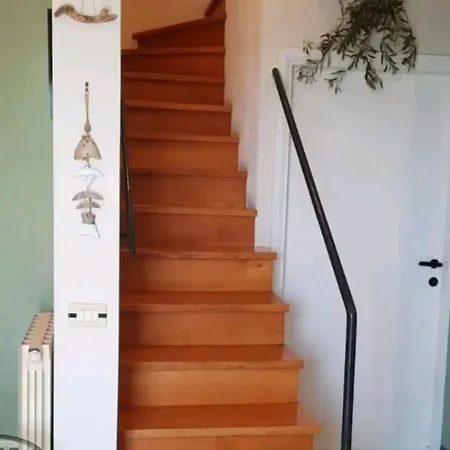 Casa Con Ulivo E Bella Vista Vicino Parco C. Terre Semesterbostad *