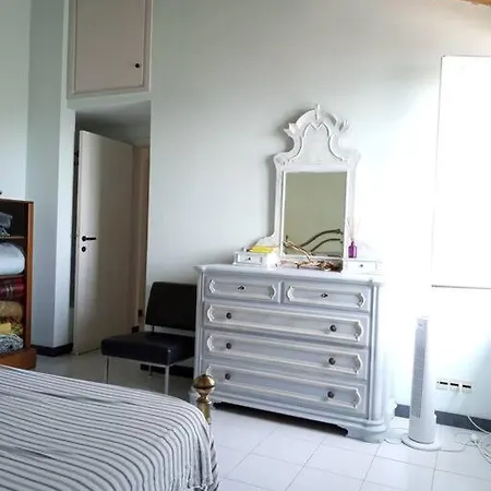 Casa Con Ulivo E Bella Vista Vicino Parco C. Terre Vakantiehuis